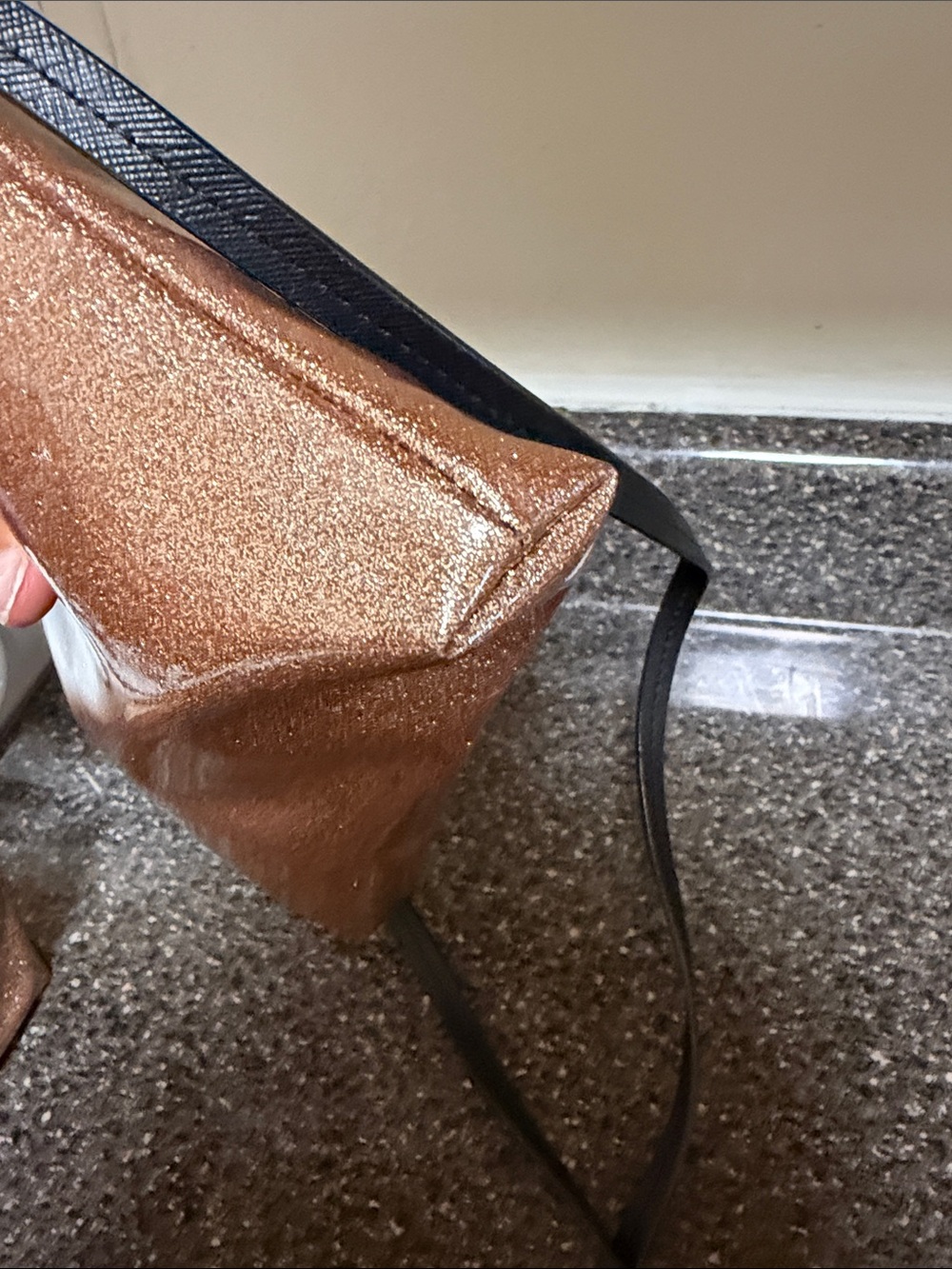 kate spade rose gold coated glitter crossbody and matching pouch - Picture 9 of 11